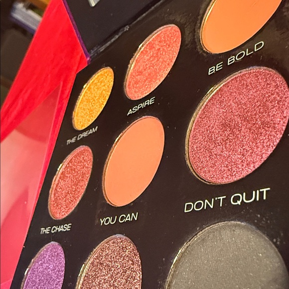 WOW POSHMARK - Authentic Sydney Grace  Pan Eyeshadow Palette - Picture 10 of 14